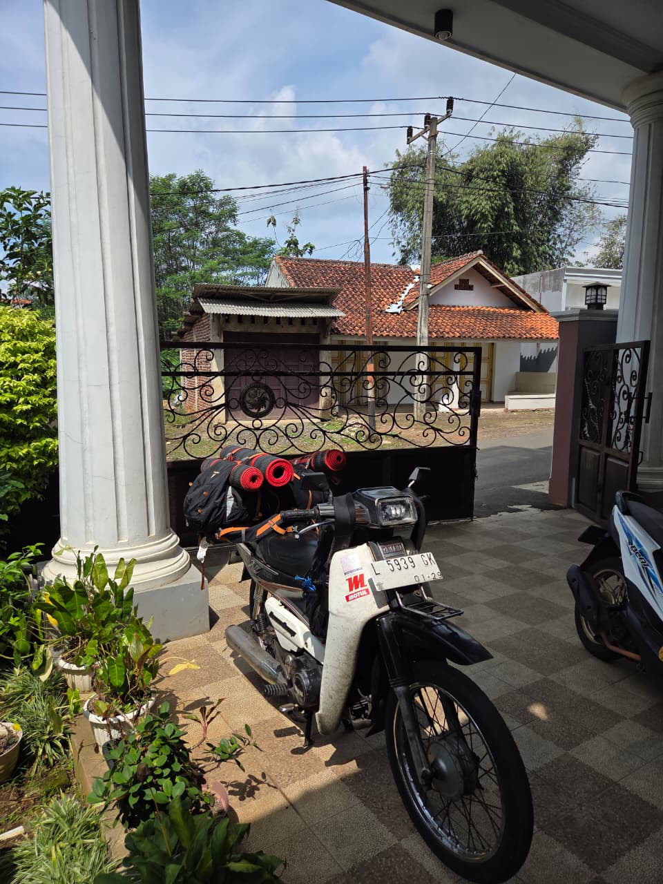 Sampai rumah.